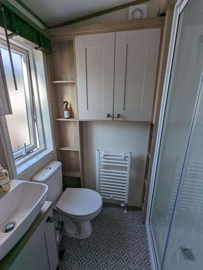 Shorefield Country Park: Luxury Caravan on New Forest Edge Milford on Sea Exterior photo
